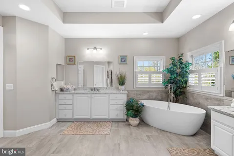 $2,000,000 | 38527 Ditchling Place, Hamilton, VA 20158