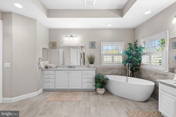 $2,000,000 | 38527 Ditchling Place, Hamilton, VA 20158