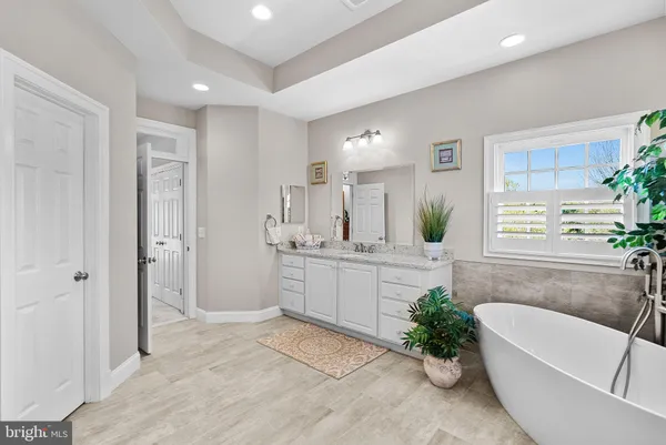 $2,000,000 | 38527 Ditchling Place, Hamilton, VA 20158