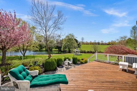 $2,000,000 | 38527 Ditchling Place, Hamilton, VA 20158