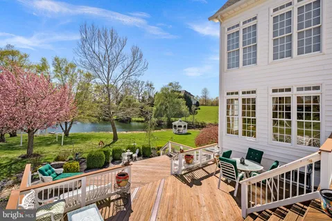 $2,000,000 | 38527 Ditchling Place, Hamilton, VA 20158