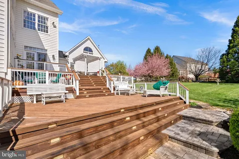 $2,000,000 | 38527 Ditchling Place, Hamilton, VA 20158