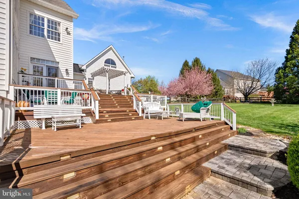 $2,000,000 | 38527 Ditchling Place, Hamilton, VA 20158