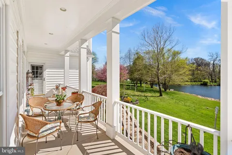 $2,000,000 | 38527 Ditchling Place, Hamilton, VA 20158