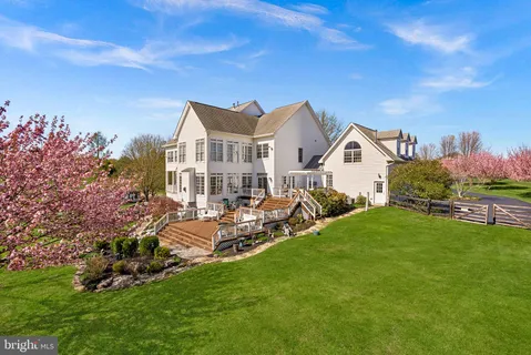 $2,000,000 | 38527 Ditchling Place, Hamilton, VA 20158