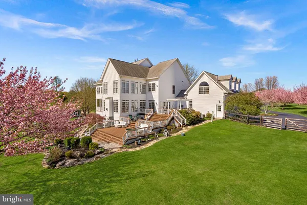 $2,000,000 | 38527 Ditchling Place, Hamilton, VA 20158
