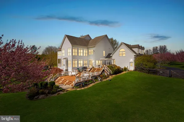 $2,000,000 | 38527 Ditchling Place, Hamilton, VA 20158