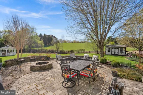 $2,000,000 | 38527 Ditchling Place, Hamilton, VA 20158