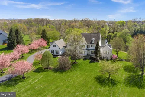 $2,000,000 | 38527 Ditchling Place, Hamilton, VA 20158