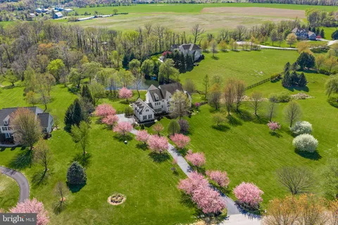 $2,000,000 | 38527 Ditchling Place, Hamilton, VA 20158