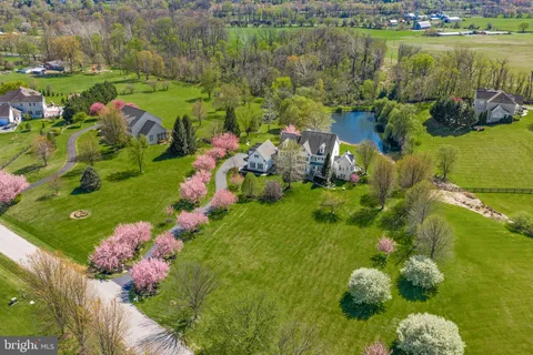 $2,000,000 | 38527 Ditchling Place, Hamilton, VA 20158