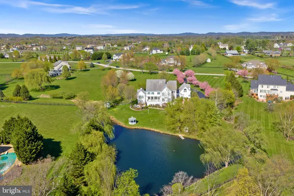 $2,000,000 | 38527 Ditchling Place, Hamilton, VA 20158