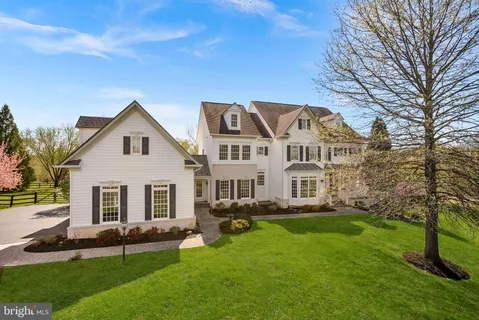 $2,000,000 | 38527 Ditchling Place, Hamilton, VA 20158