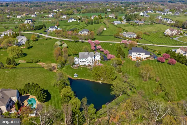 $2,000,000 | 38527 Ditchling Place, Hamilton, VA 20158