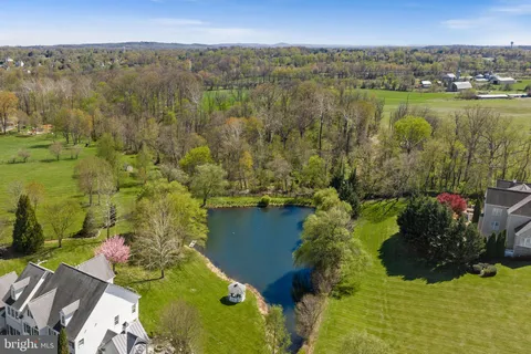 $2,000,000 | 38527 Ditchling Place, Hamilton, VA 20158