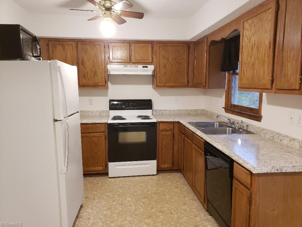 204 Beckner Road Lexington, NC 27292 - Photo 6 of 15 New kitchen countertop.