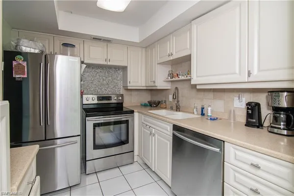 $1,800 | 1400 Pompei Lane, Unit 21, Naples, FL 34103