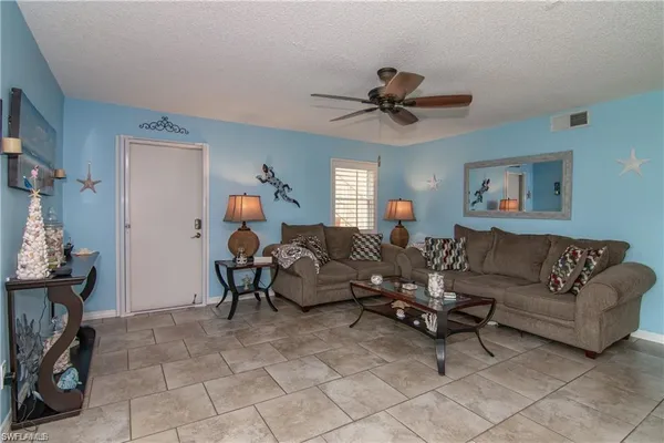 $1,800 | 1400 Pompei Lane, Unit 21, Naples, FL 34103