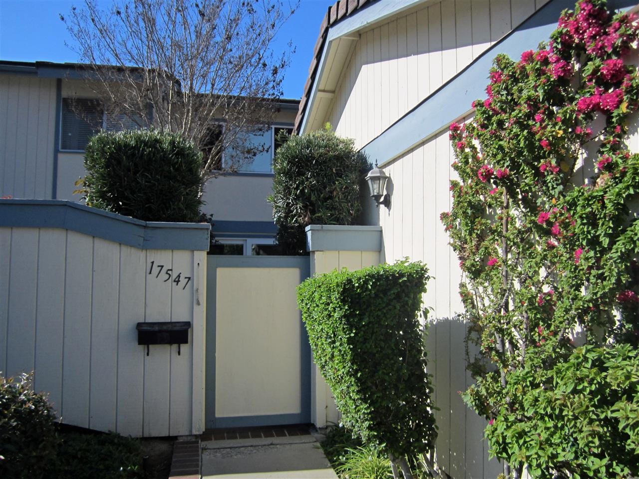 Well maintained exterior. Private gated front patio.