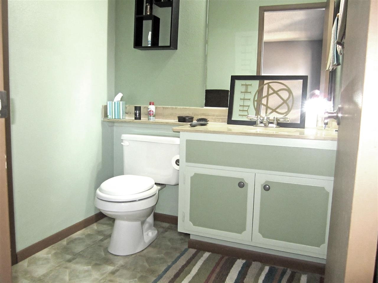 17547 Matinal Road San Diego, CA 92127 - Photo 14 of 23 Bathroom for the 2nd bedroom (note that the baths both have access to the bathtub room)
