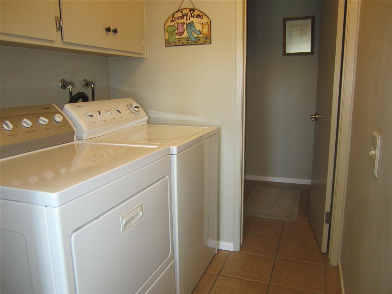 17547 Matinal Road San Diego, CA 92127 - Photo 17 of 23 Separate laundry room