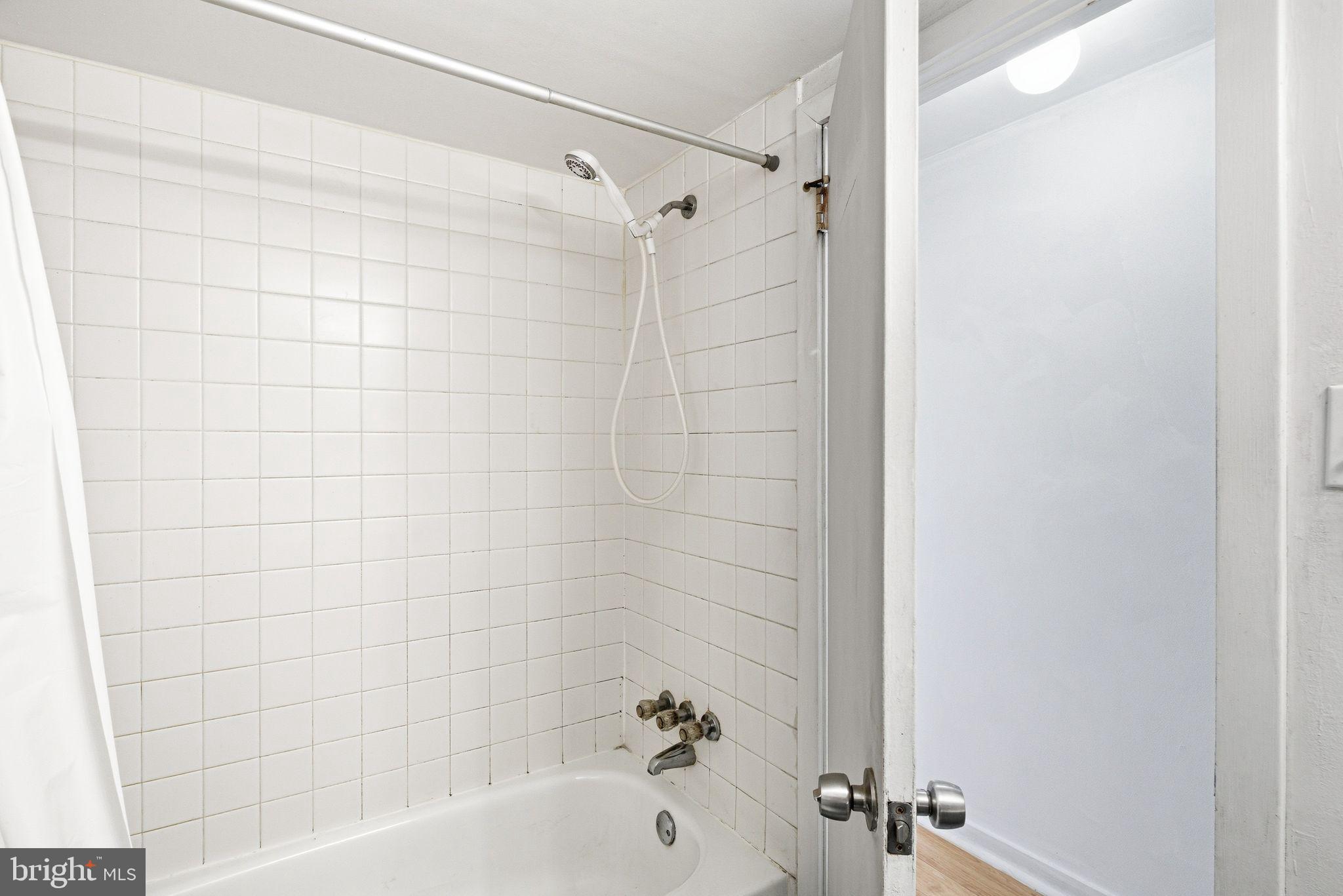 10751 East Keswick Road Philadelphia, PA 19154 - Photo 21 of 30
Bathroom (Unit 2)