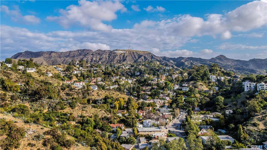 2599 Dearborn Drive Los Angeles, CA 90068 - Photo 17 of 17 a view of a city