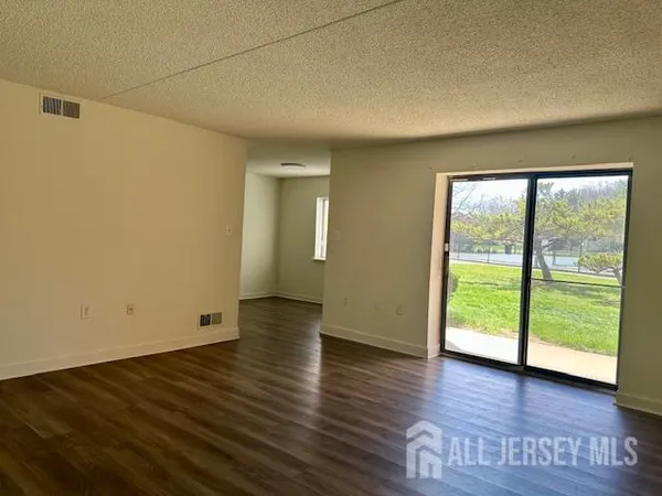 $2,399 | 356 Ridge Road, Unit A03, Dayton, NJ 08810