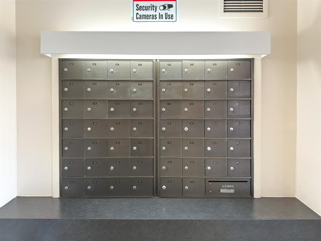 4800 Bayview Drive, Unit 503 Fort Lauderdale, FL 33308 - Photo 27 of 30 a view of a dresser