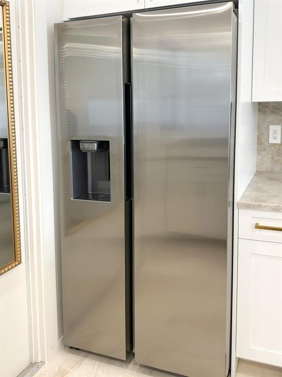 4800 Bayview Drive, Unit 503 Fort Lauderdale, FL 33308 - Photo 4 of 30 a bathroom with a glass shower door