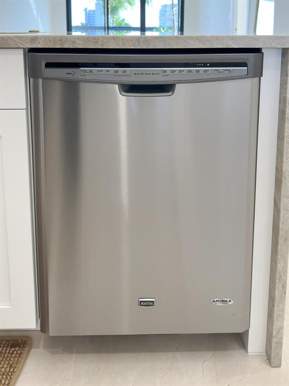 4800 Bayview Drive, Unit 503 Fort Lauderdale, FL 33308 - Photo 5 of 30 a close view of door