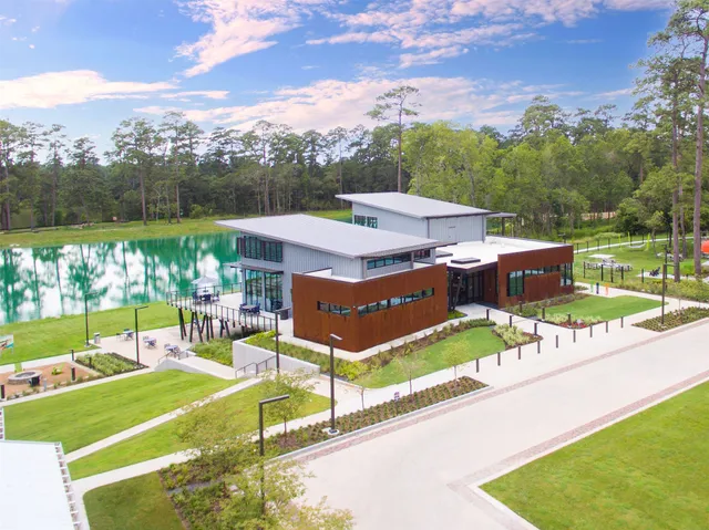 $749,999 | 115 Keechie Creek Court, Conroe, TX 77304