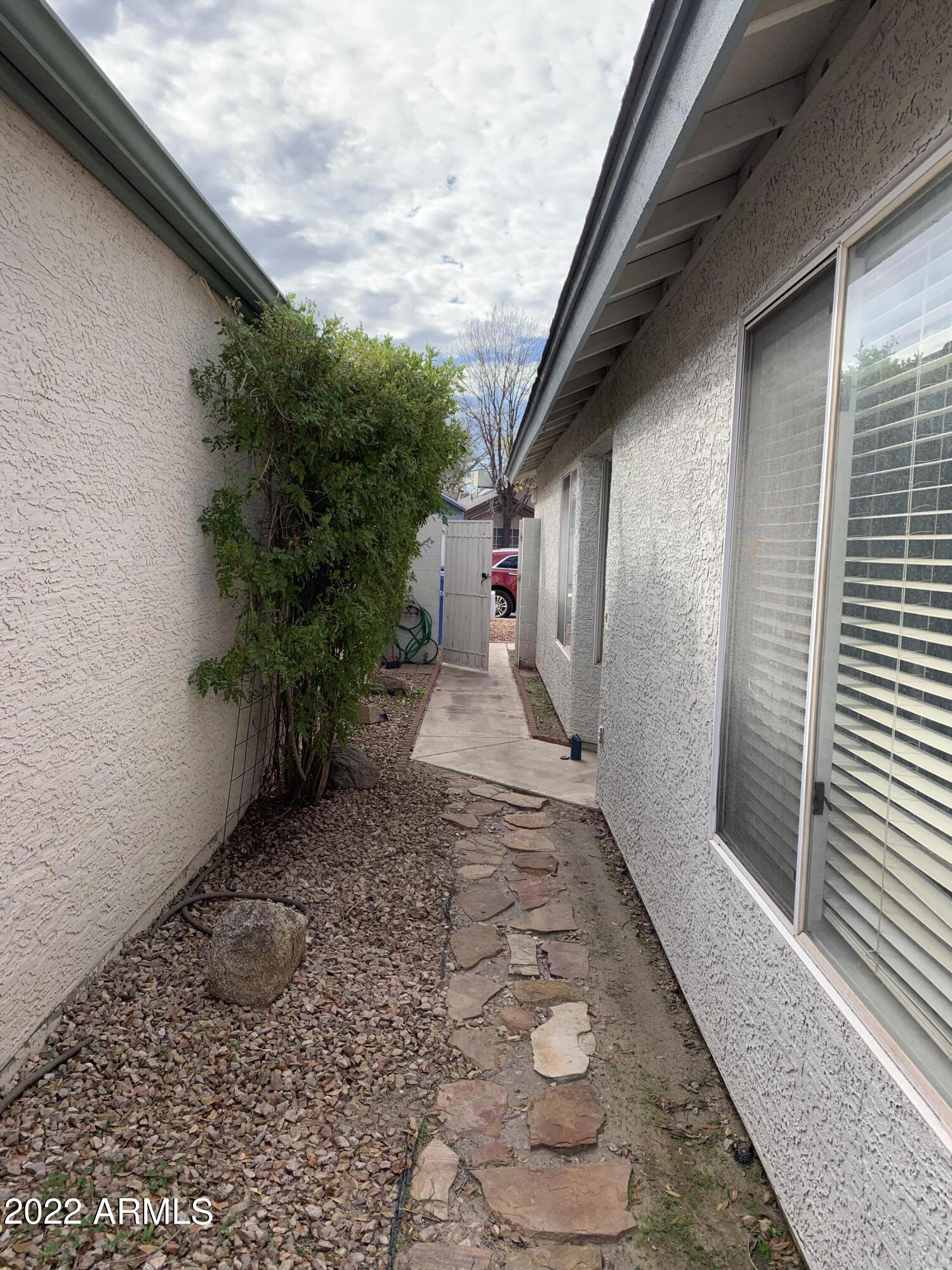 4164 East Wayland Road Phoenix, AZ 85040 - Photo 8 of 54 side