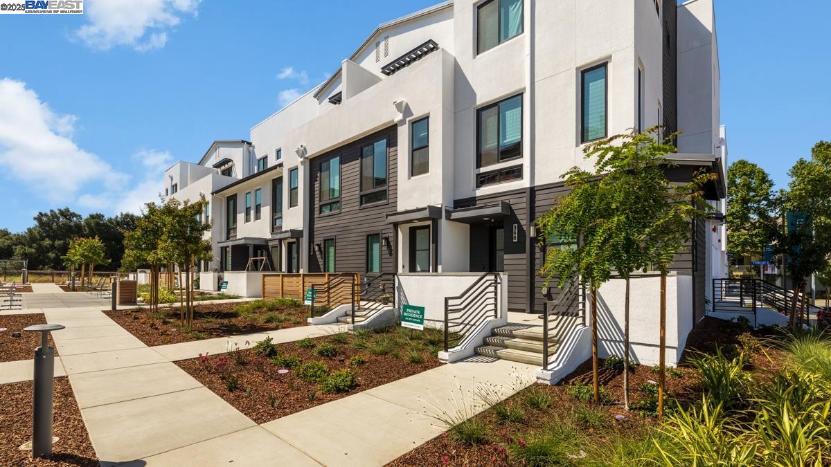 994 Harcot Court, Unit 2 San Jose, CA 95133 - Photo 2 of 16