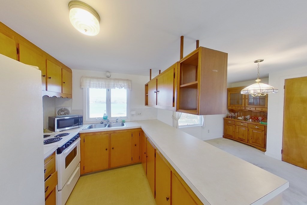 46 Madison Road Swansea, MA 02777 - Photo 11 of 19 Gallery Image 11