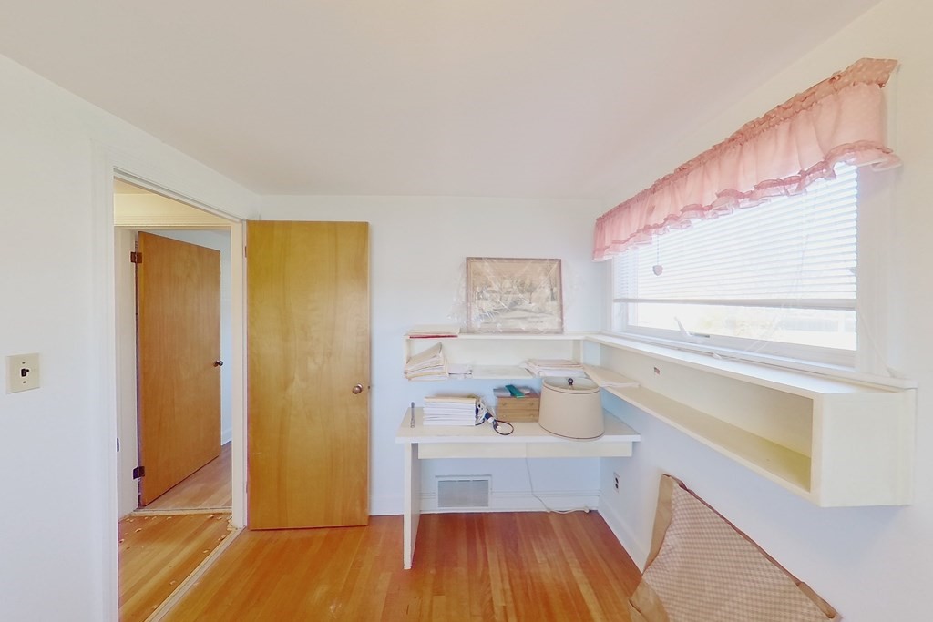 46 Madison Road Swansea, MA 02777 - Photo 14 of 19 Gallery Image 14