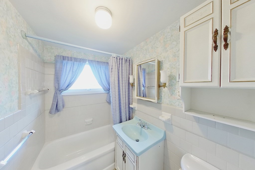 46 Madison Road Swansea, MA 02777 - Photo 17 of 19 Gallery Image 17
