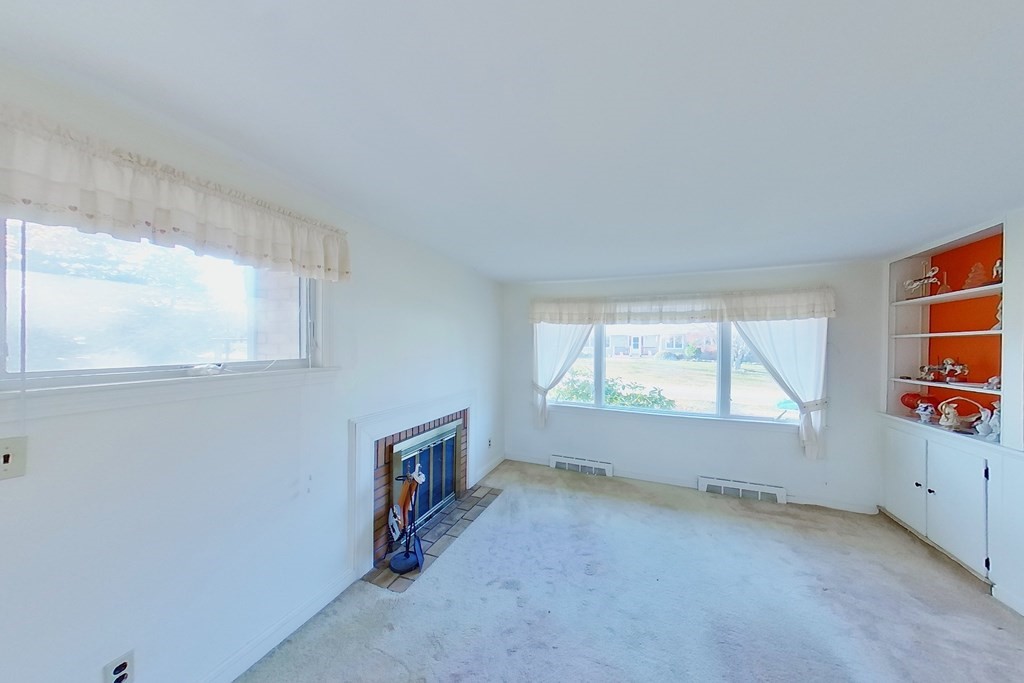 46 Madison Road Swansea, MA 02777 - Photo 8 of 19 Gallery Image 8