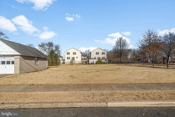 $96,900 | 720 Oakland Avenue, Burlington, NJ 08016