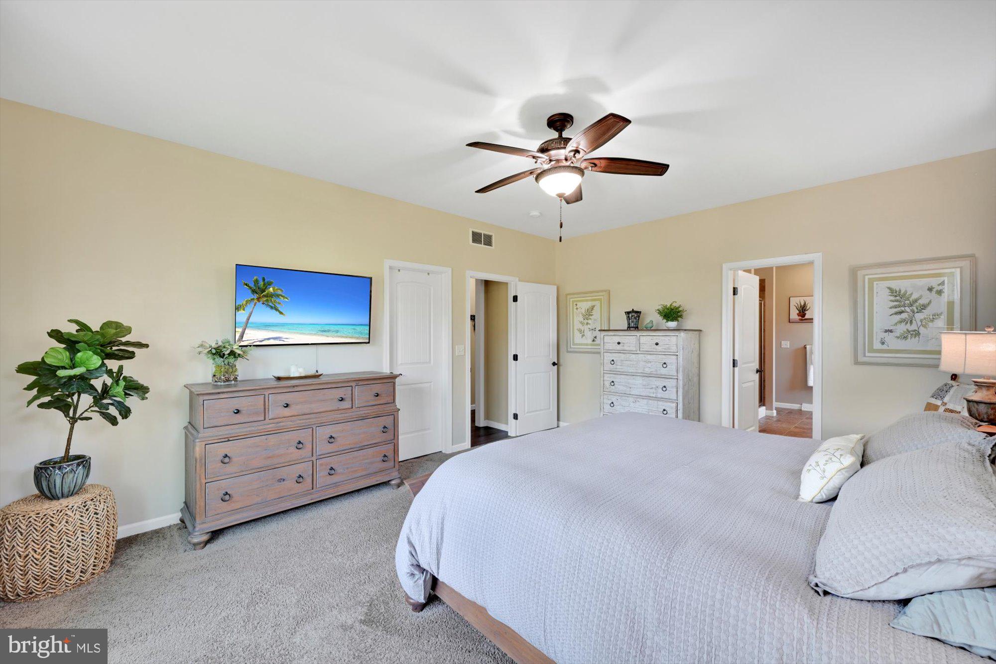 1907 Fieldcrest Road Lebanon, PA 17042 - Photo 23 of 44 Suite w Large California style custom WIC