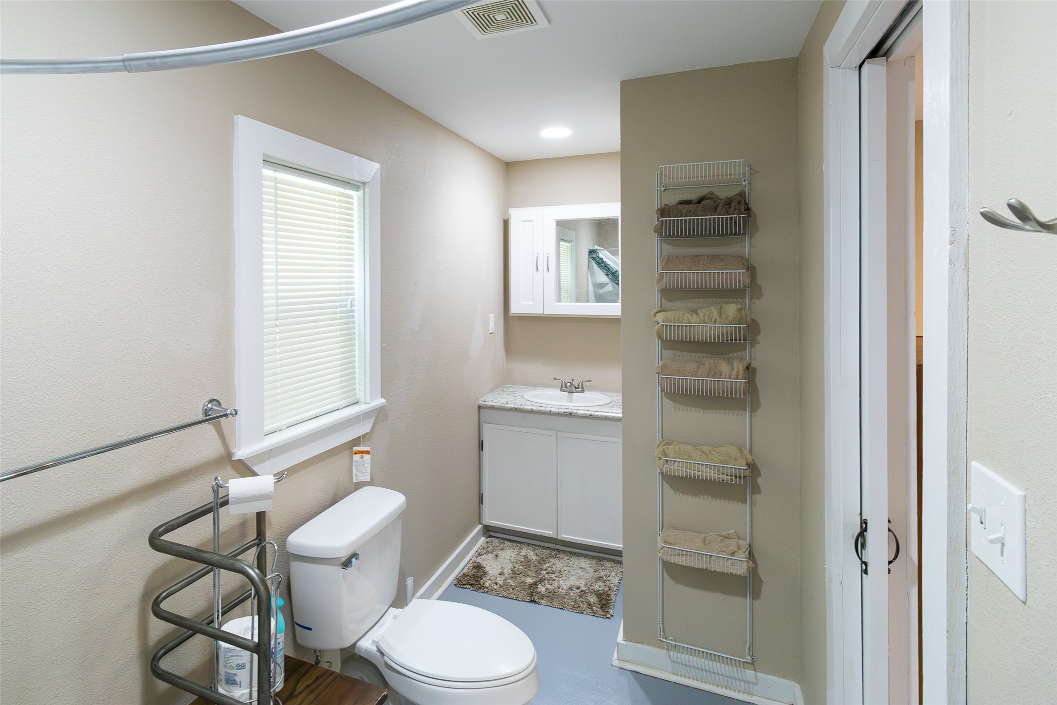 511 Commerce Street Palacios, TX 77465 - Photo 23 of 40 Unit C - Studio
