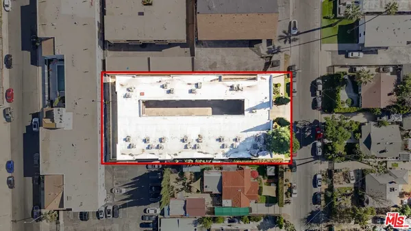 a view of utility room