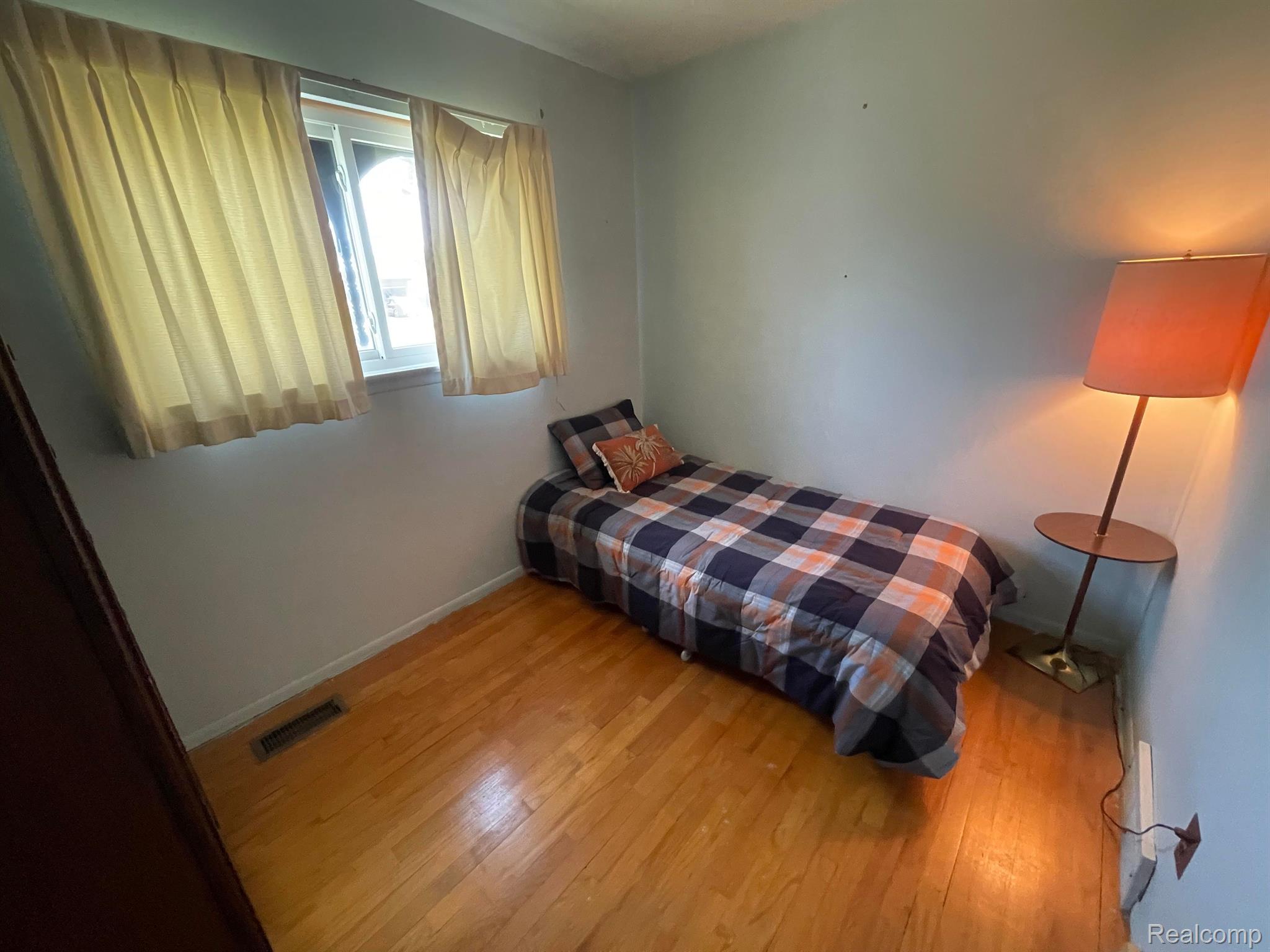 14144 Martin Road Warren, MI 48088 - Photo 9 of 17 Gallery Image 9