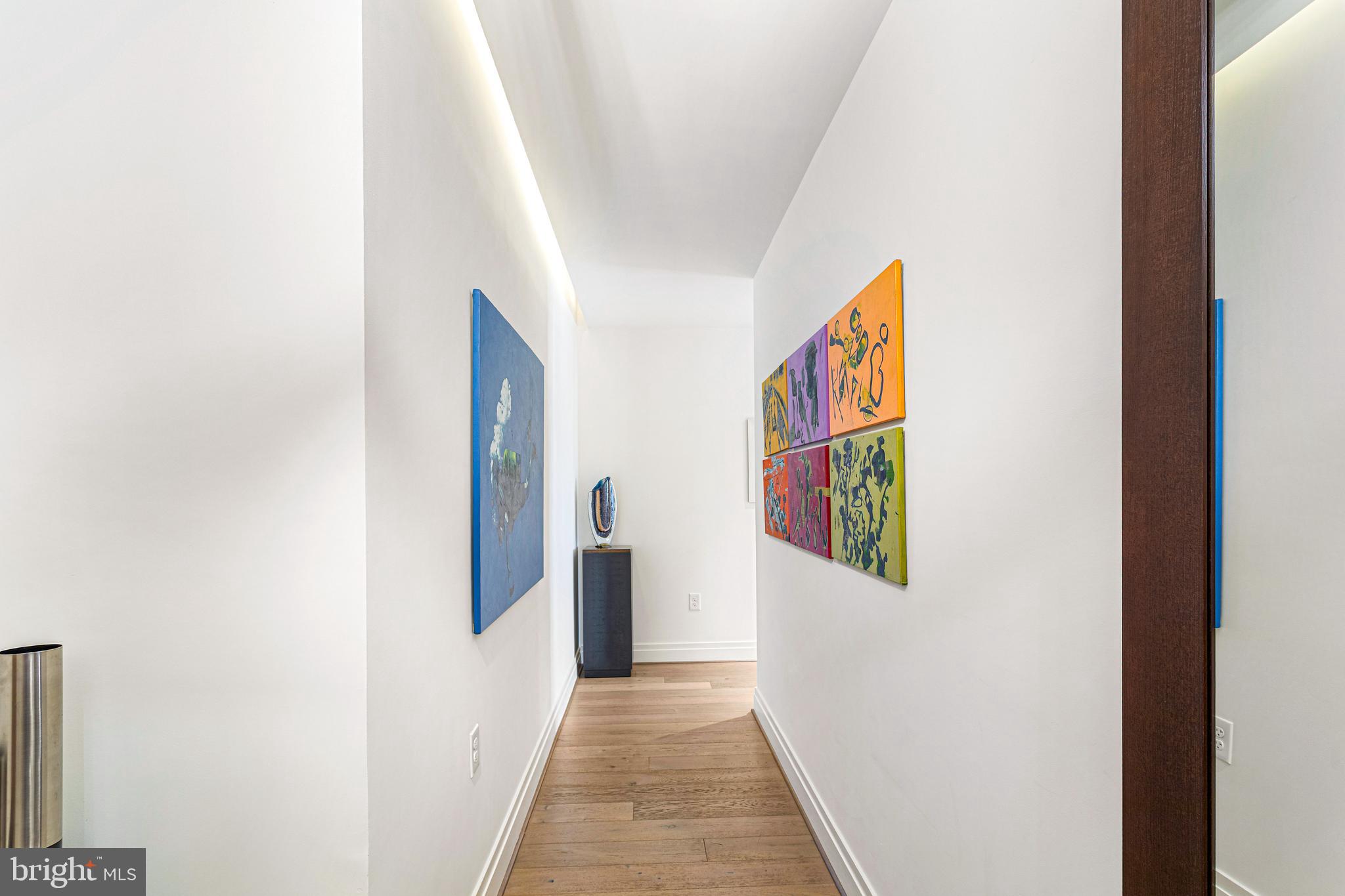 810 O Street Northwest, Unit 406 Washington, DC 20001 - Photo 16 of 43 Foyer Entry