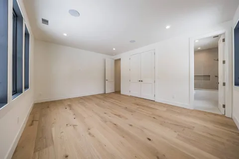 $6,250,000 | 33 Harbor View Drive, East Hampton, NY 11937