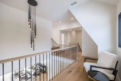 $6,250,000 | 33 Harbor View Drive, East Hampton, NY 11937