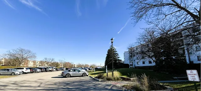 $230,000 | 350 Plum Creek Drive, Unit 205, Wheeling, IL 60090