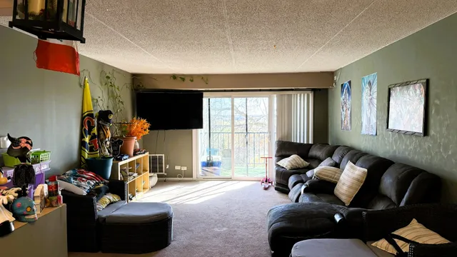 $230,000 | 350 Plum Creek Drive, Unit 205, Wheeling, IL 60090