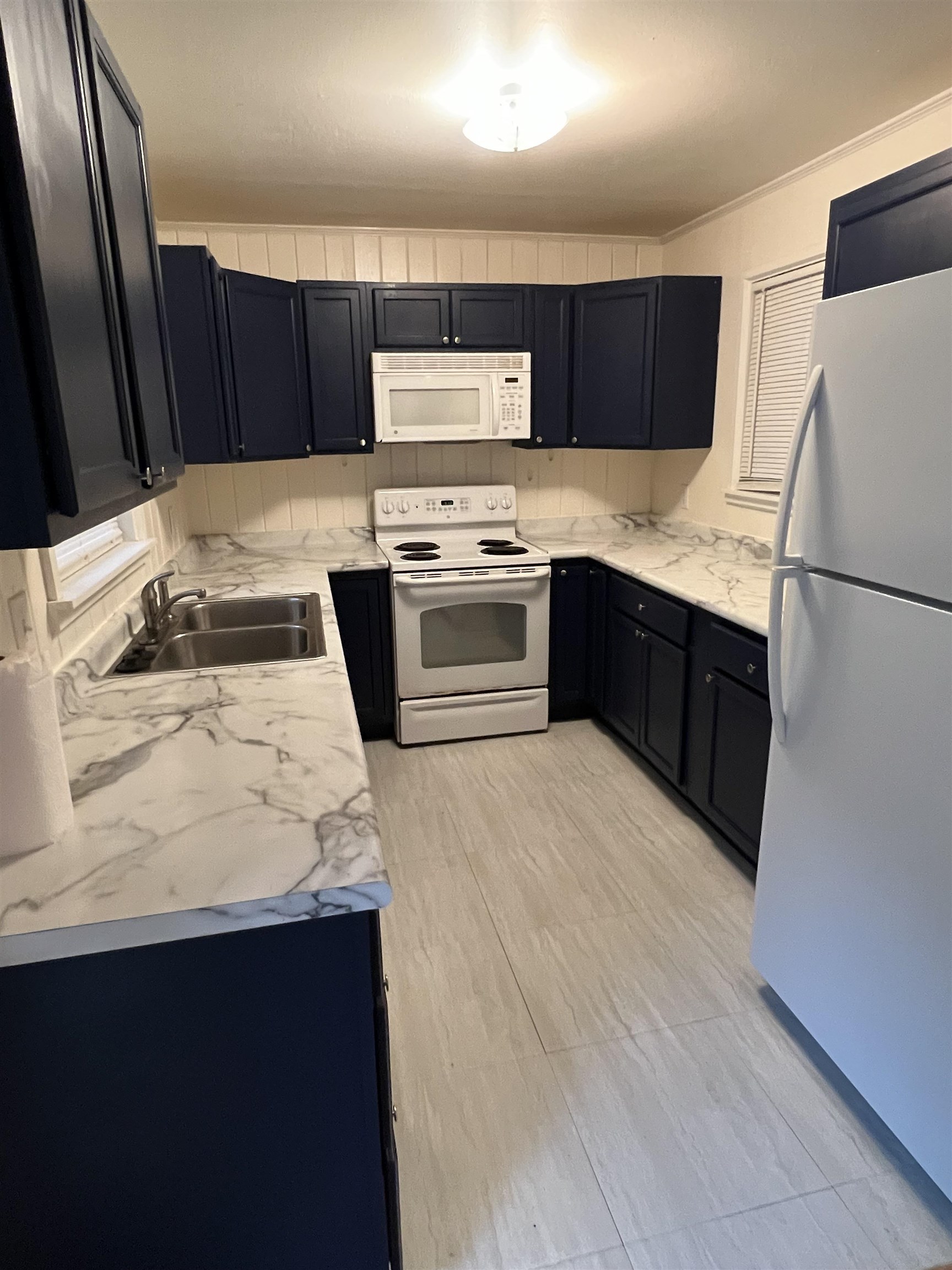 12467 Fernwood Circle Foley, AL 36535 - Photo 4 of 12 Kitchen