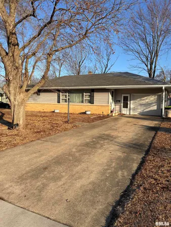 $142,250 | 1109 West Fletcher Lane, Chillicothe, IL 61523